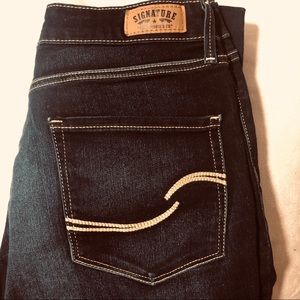 BRAND NEW LEVIS !! 💛🌻